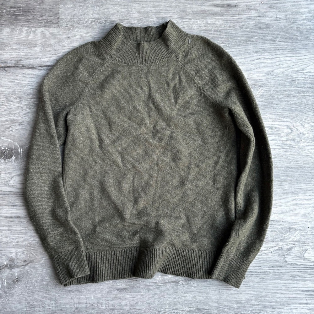 LOFT Minimalist Sweater Olive Green Textured Knit‎ Ribbed Hem Small Wool